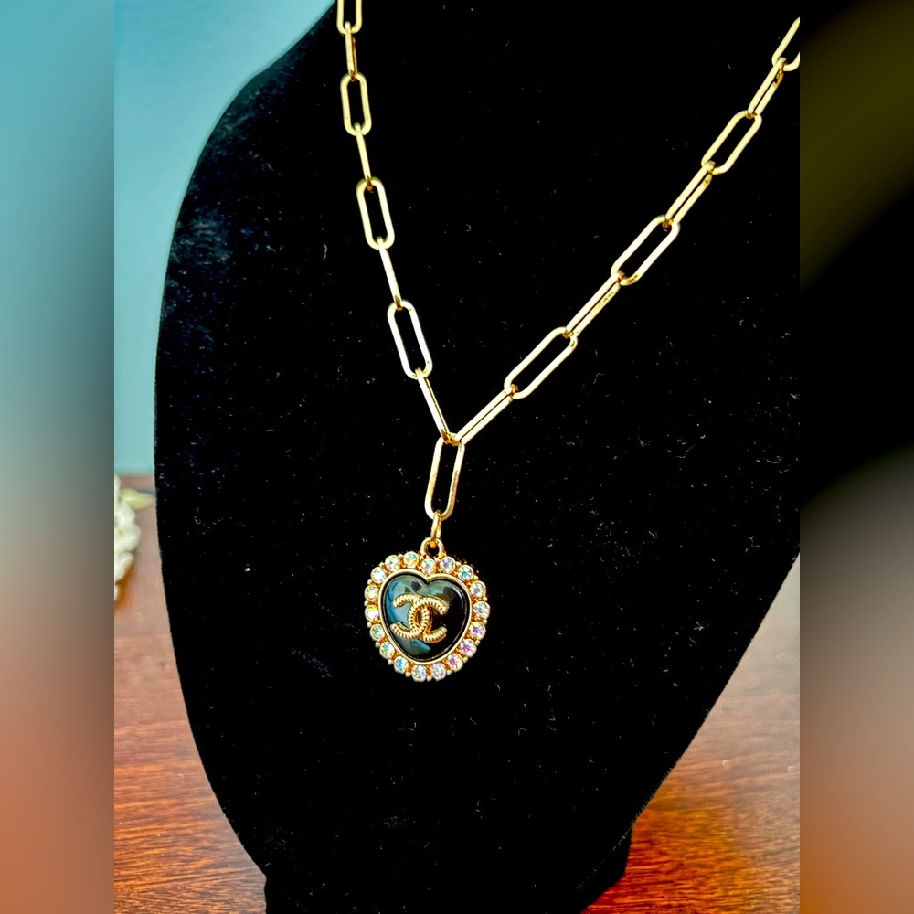 Black Heart Pendant Necklace